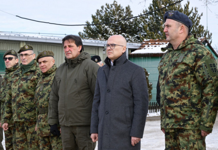 (FOTO) Vučević i Gašić u Kopnenoj zoni bezbednosti: "Prvi regruti na jesen, vojska da bude ono što je uvek i bila"