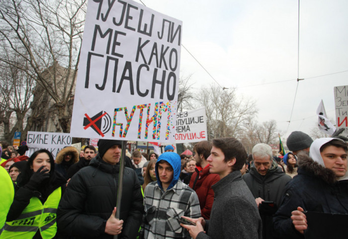 (VIDEO) "Pokažite transparente, da ste srcem uz studente": Protestna šetnja podrške na Čukarici