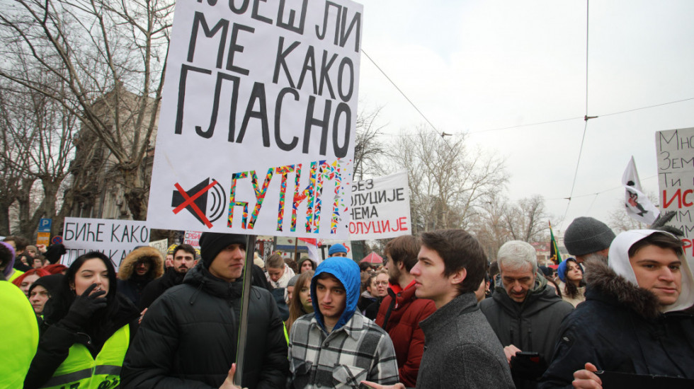 (VIDEO) "Pokažite transparente, da ste srcem uz studente": Protestna šetnja podrške na Čukarici