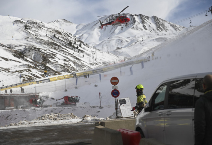 (FOTO/VIDEO) Srušio se deo žičare u Ski centru u Španiji: Najmanje 30 ljudi povređeno, oko 80 zarobljeno