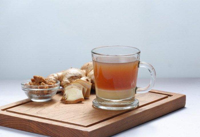 Redovno konzumiranje čaja od đumbira može da ublaži nadutost