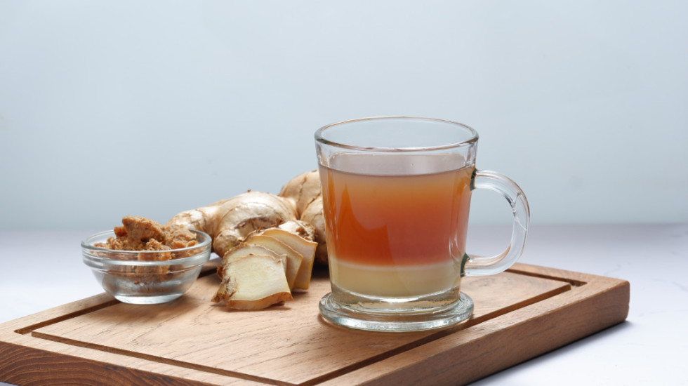 Redovno konzumiranje čaja od đumbira može da ublaži nadutost