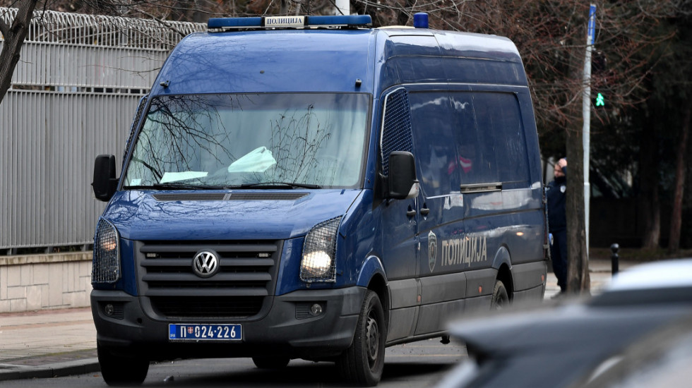 (VIDEO) Policija podnosi prijave protiv deset osoba zbog napada na holandske navijače u centru Beograda