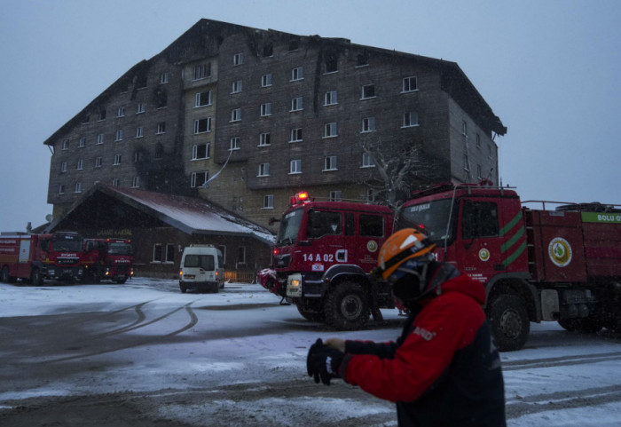 Privedeno 11 osoba zbog požara u hotelu u Turskoj, istraga se nastavlja