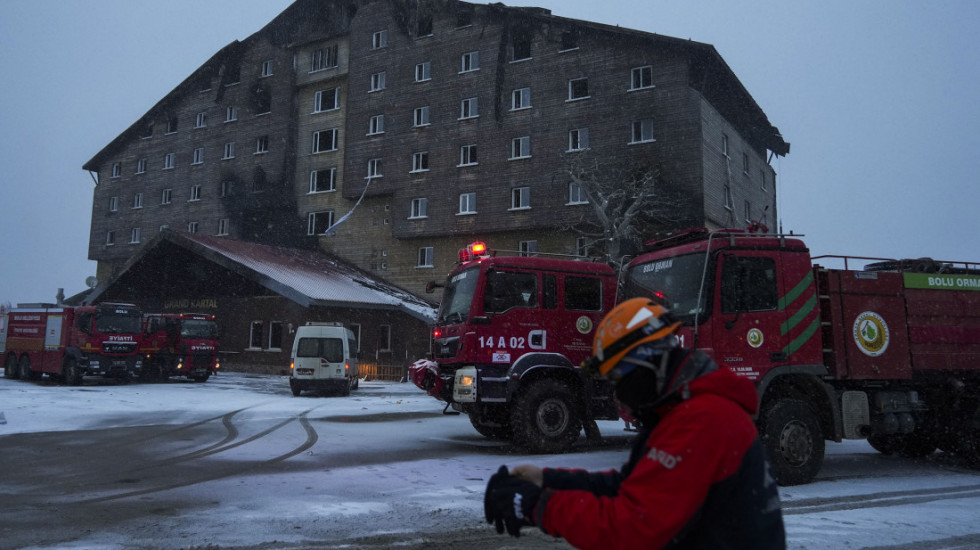 Privedeno 11 osoba zbog požara u hotelu u Turskoj, istraga se nastavlja