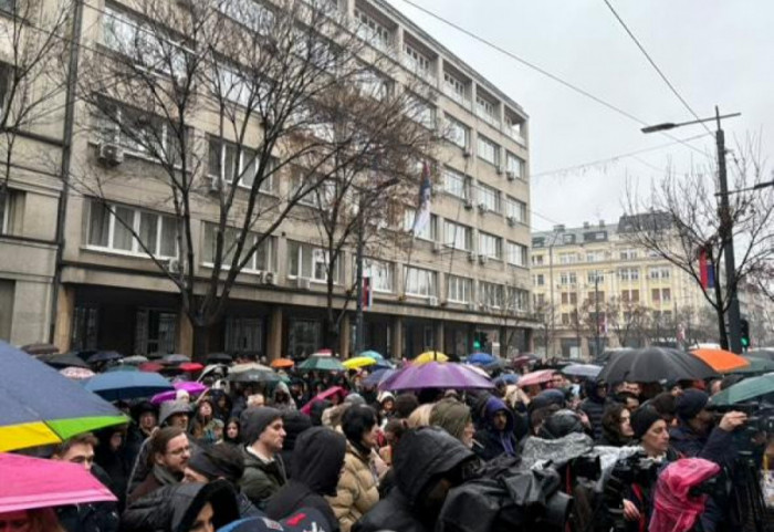 Advokati ispred Predsedništva poručili da su uz studente i pozvali kolege na totalnu obustavu rada