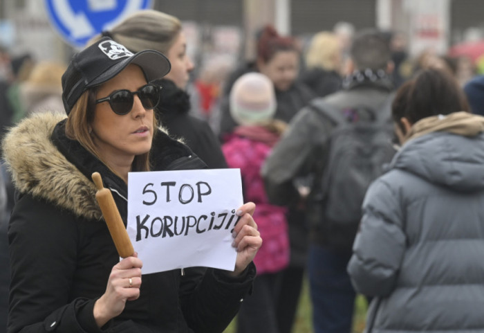 (VIDEO) U više gradova Srbije organizovani protesti podrške studentima i prosvetnim radnicima