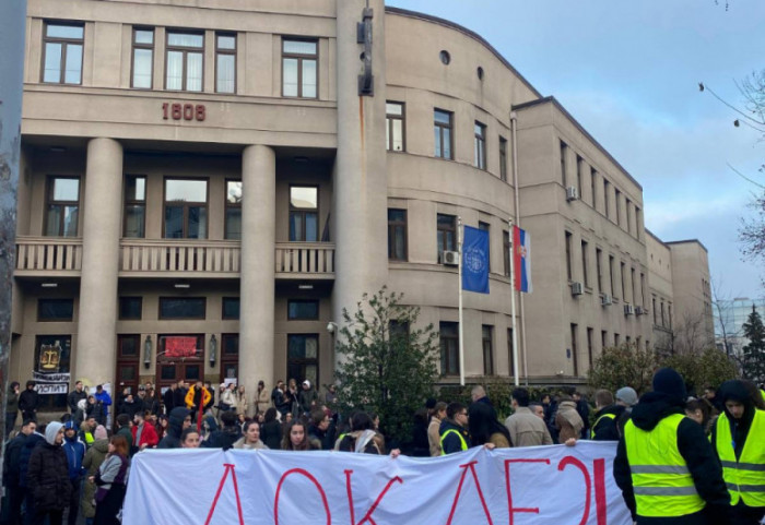 Studentski parlament Pravnog fakulteta u Beogradu iz svog budžeta donira 2,5 miliona dinara studentima u blokadi