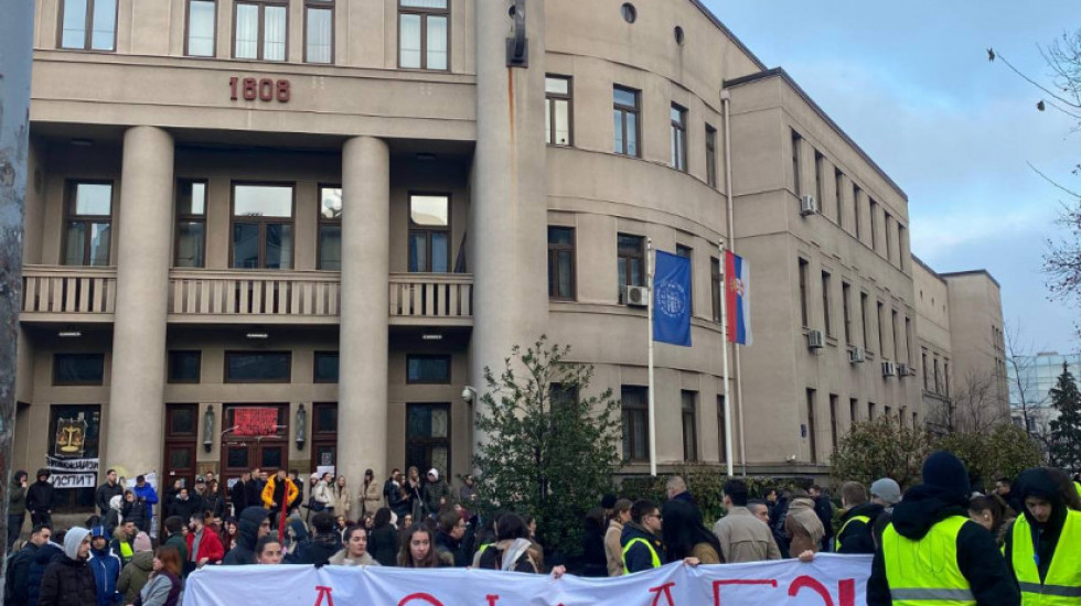 Studentski parlament Pravnog fakulteta u Beogradu iz svog budžeta donira 2,5 miliona dinara studentima u blokadi