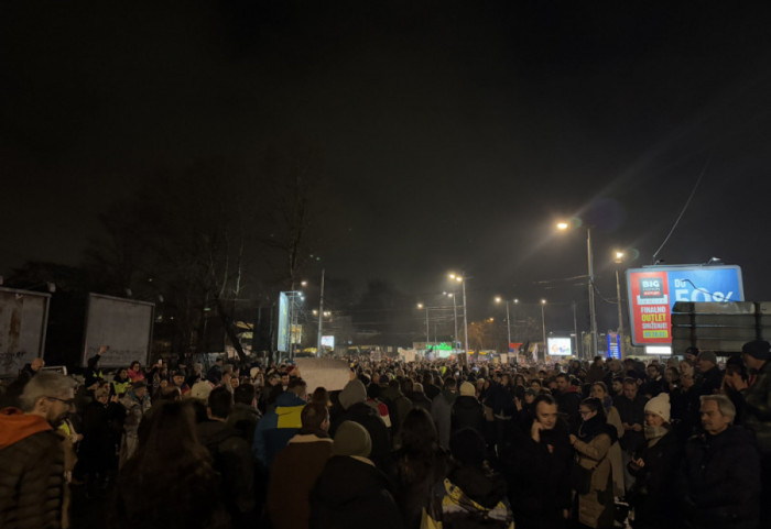 (VIDEO) Protest podrške studentima i prosvetnim radnicima kod Beogradske arene