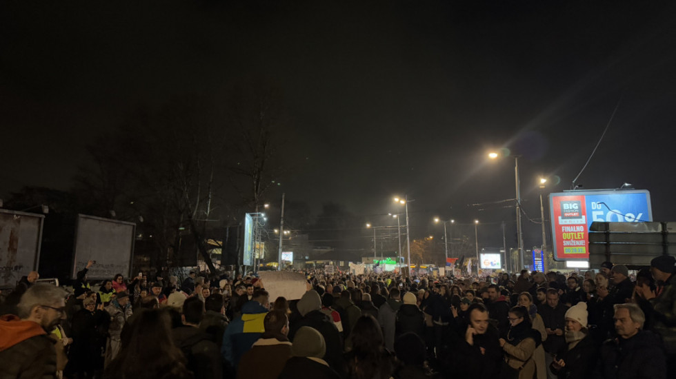 (VIDEO) "Blok ima petlju": Protest podrške studentima i prosvetnim radnicima kod Beogradske arene