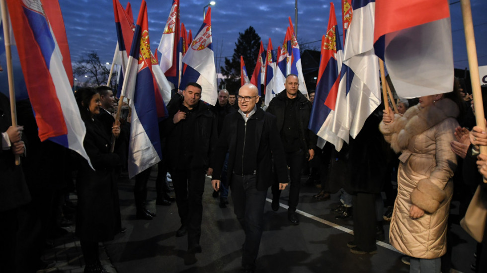 Tribine SNS u Futogu i Rakovici: "Neće biti nikakve revolucije ni nasilne promene vlasti, ni prelazne vlade"