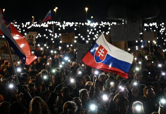 Slovenački premijer: Građani da se izjasne na referendumu da li su za članstvo u NATO