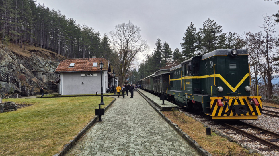 (FOTO) Na Mokroj Gori obeleženo sto godina Šarganske osmice