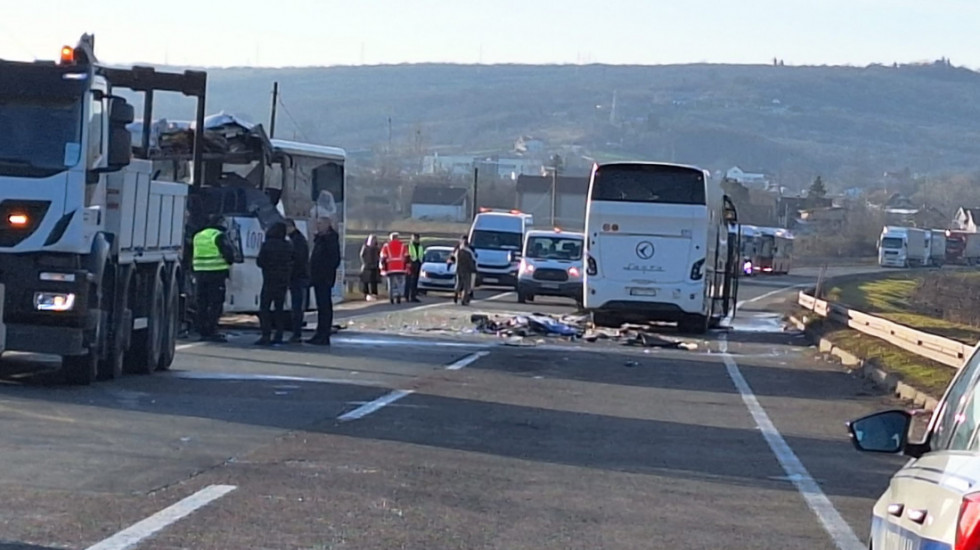 Klinički centar Srbije: Posle sudara autobusa kod Umke u Urgentni centar primljeno 56 povređenih