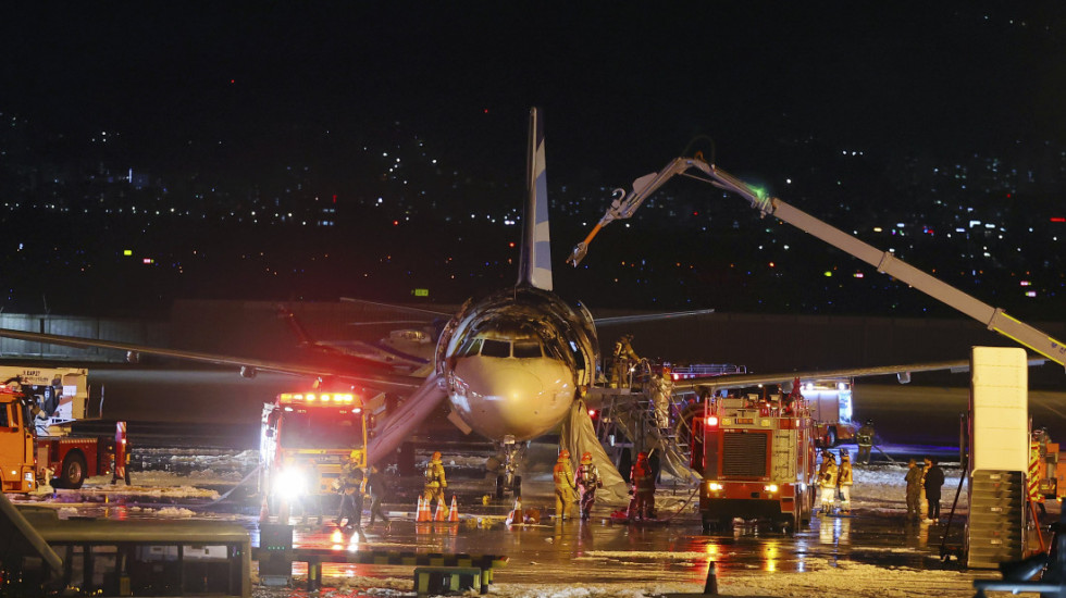 (FOTO) Zapalio se rep aviona u Južnoj Koreji: Povređene tri osobe, evakuisano svih 176 putnika i članova posade