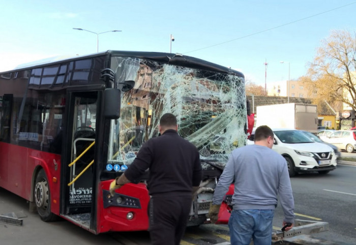 Stotinu mladih strada u saobraćajkama u Srbiji: Treba li pomerati starosnu granicu za dobijanje vozačke dozvole