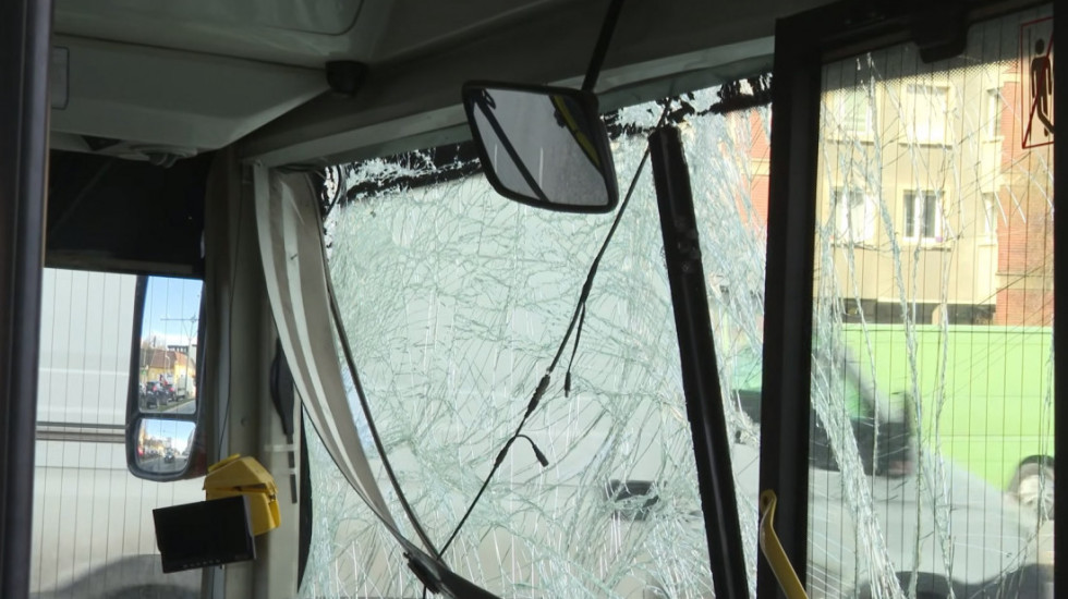 Vozač nastradao pokušavajući da ugasi požar u autobusu kod Žitorađe