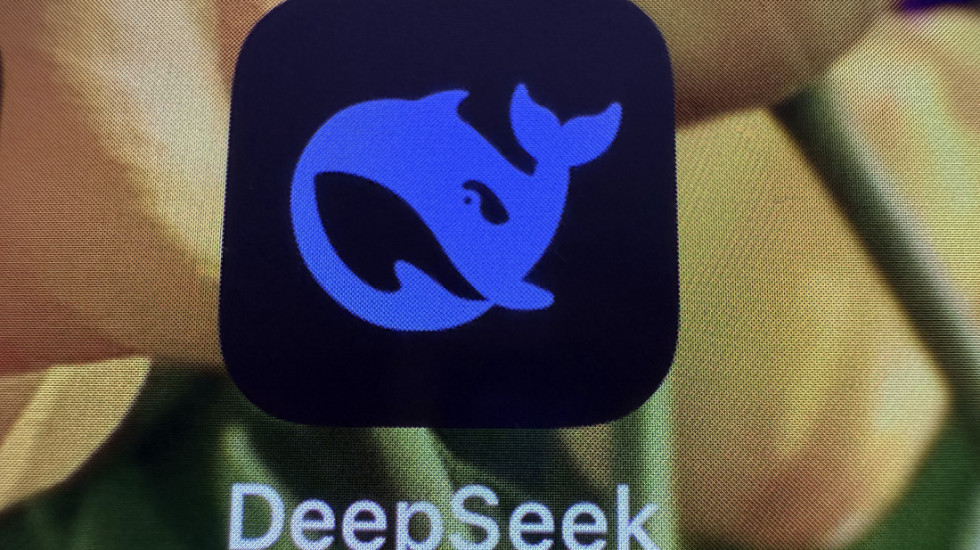 Kineski DeepSeek AI menja pravila igre u programiranju: Posebno dobar u analizi koda i otkrivanju grešaka