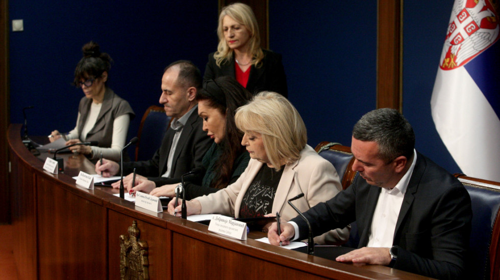 Education Minister and Education Unions Sign Collective Agreement, Strike Moratorium Imposed