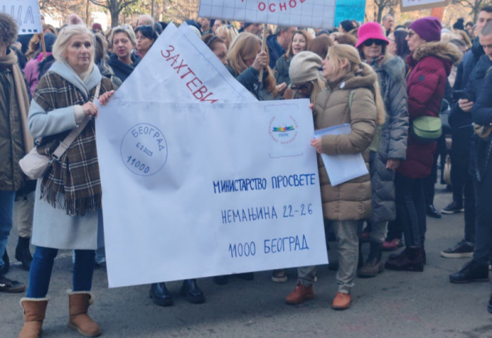 (FOTO/VIDEO) Zajednica beogradskih prosvetara PULS predala ministarki prosvete pismo sa zahtevima