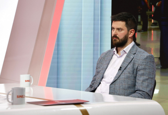 Stefan Vladisavljev gost emisije Sinteza u 21 sat