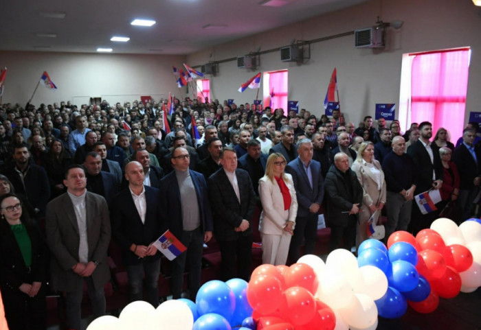 (FOTO/VIDEO) Miting Srpske liste u Ranilugu: "Ko ne izađe na izbore daje glas Kurtiju i njegovim slugama"