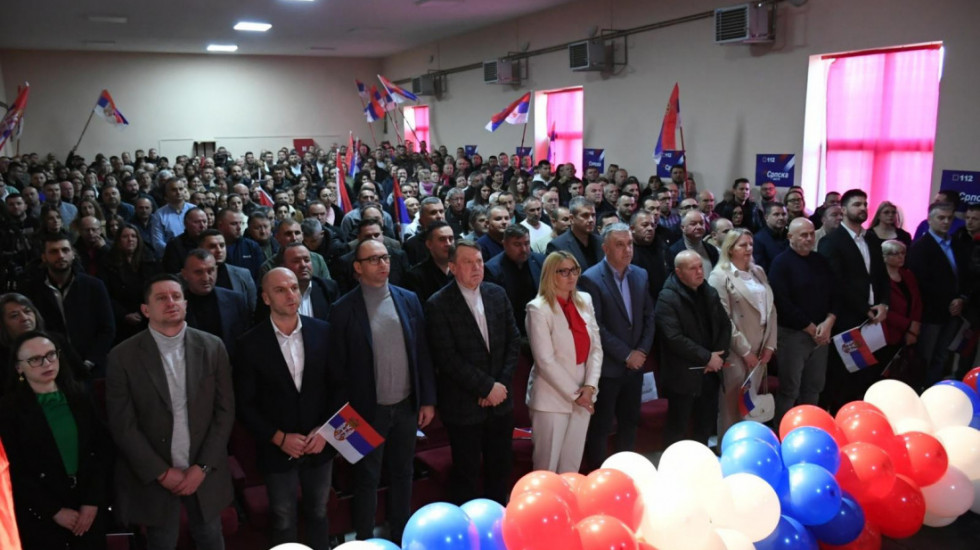 (FOTO/VIDEO) Miting Srpske liste u Ranilugu: "Ko ne izađe na izbore daje glas Kurtiju i njegovim slugama"