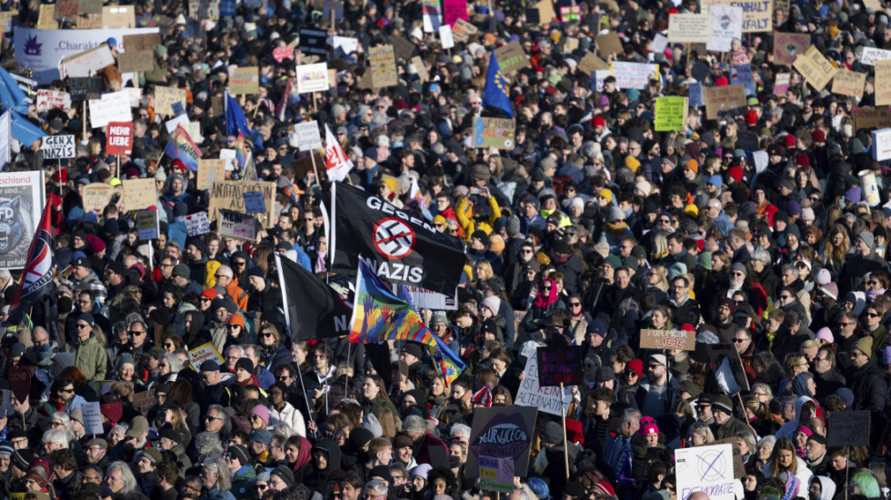 Više od 200.000 ljudi u Mihnenu protestovalo protiv desničarske partije AfD