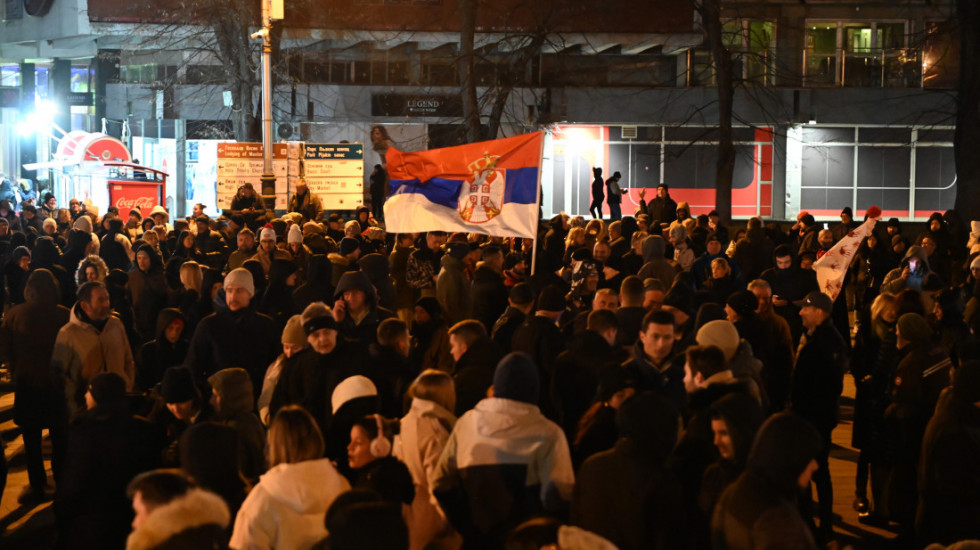 (VIDEO) Protest u Leskovcu: Gimnazijalci i građani traže utvrđivanje odgovornosti za žrtve u Novom Sadu