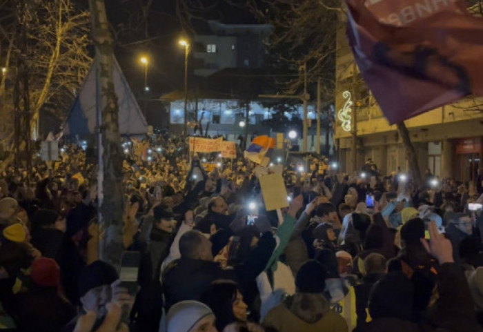 Studenti koji pešice idu u Kragujevac stigli u Sopot: Dočekani aplauzom i bogatom trpezom