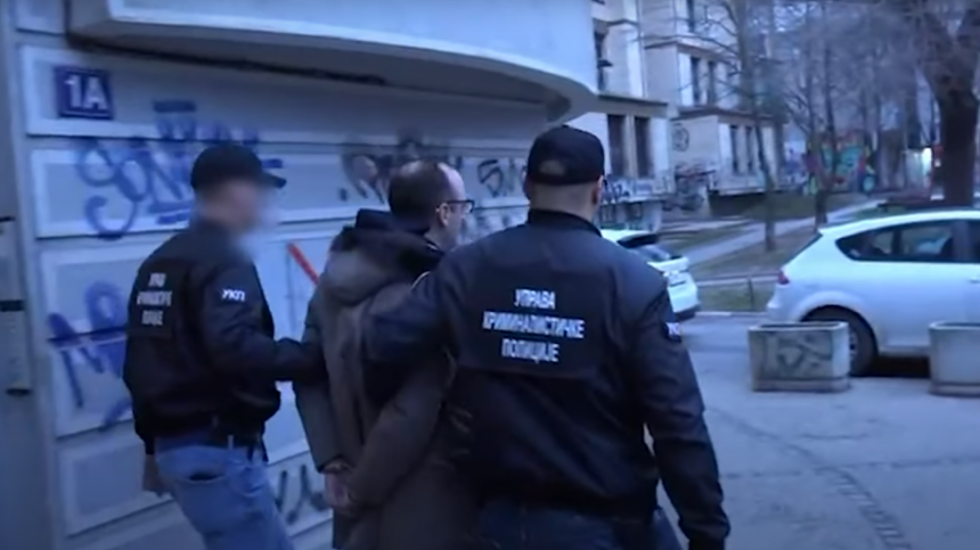 (VIDEO) Snimak hapšenja biznismena Aleksandra Papića u velikoj akciji policije i tužilaštva