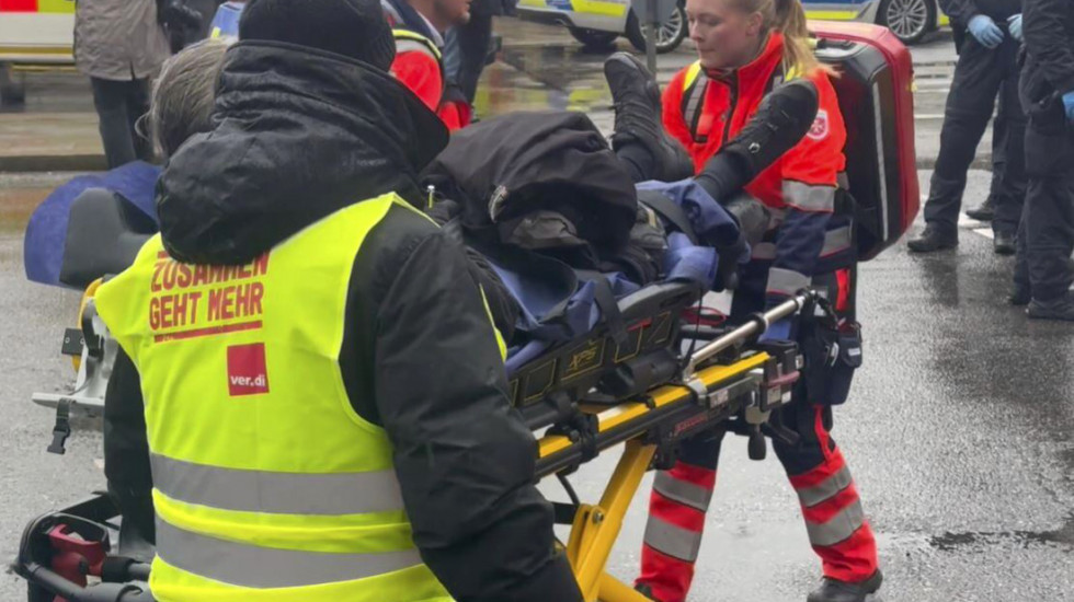 Pilot i kopilot poginuli u avionskoj nesreći na severu Nemačke, srušili se na železaru