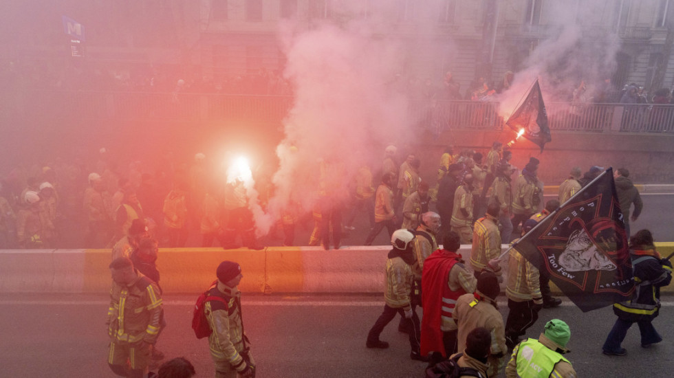 (FOTO) Protest u Belgiji zbog penzionih reformi, demonstranti se sukobili s policijom