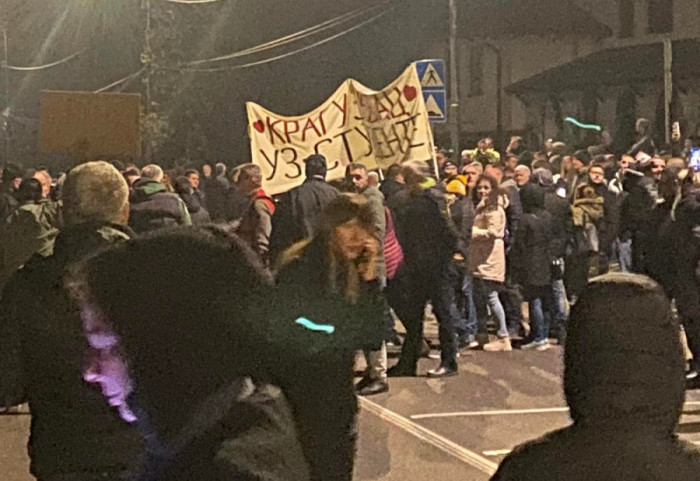 Vatromet za Nišlije u Jagodini, Čumić uz pečenje dočekao novosadske i beogradske studente, pehar za nobelovce u Kniću