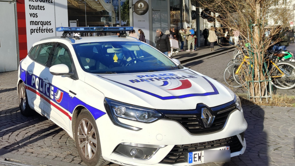 Planirale teroristički napad na kafić ili koncertnu dvoranu: Uhapšene tri devojke u Parizu