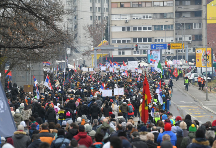 "Dva Sretenja u Srbiji": Mediji u regionu o skupovima u Kragujevcu i Sremskoj Mitrovici