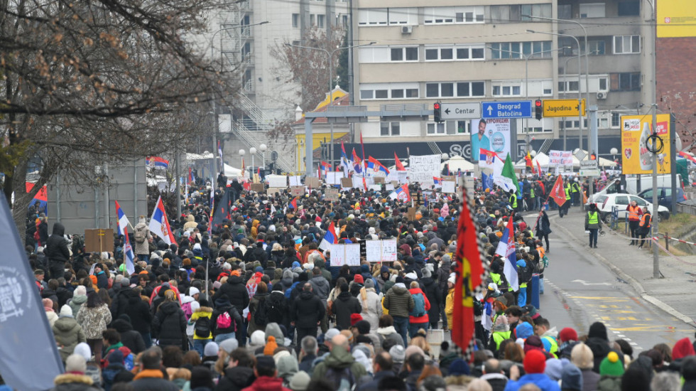 "Dva Sretenja u Srbiji": Mediji u regionu o skupovima u Kragujevcu i Sremskoj Mitrovici