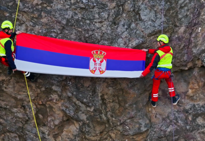 (VIDEO) Organizacija za traganje i spasavanje Srbije (OTIS) čestitala svim građanima Srbije Dan državnosti