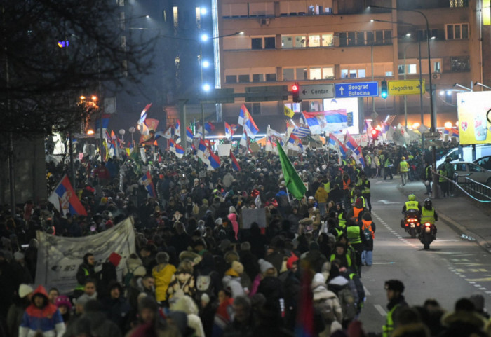 (FOTO/VIDEO) "Sretnimo se na Sretenje": Protestni skup u Kragujevcu završen posle 15 sati i sedam minuta