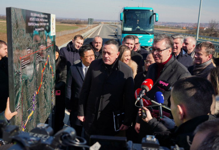 (FOTO) Vučić na otvaranju deonice Dunavskog koridora: Za godinu dana ceo, zahvalnost radnicima i kineskim prijateljima