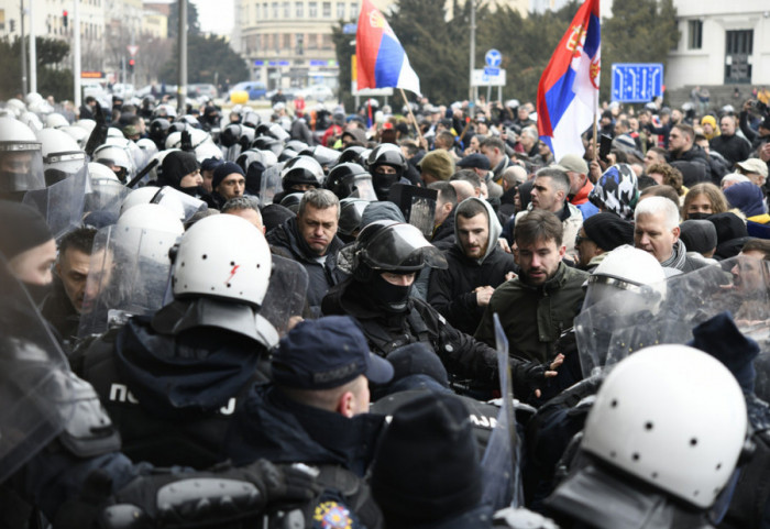 Zarko Micin is the new mayor of Novi Sad, citizens threw eggs and flour at the police