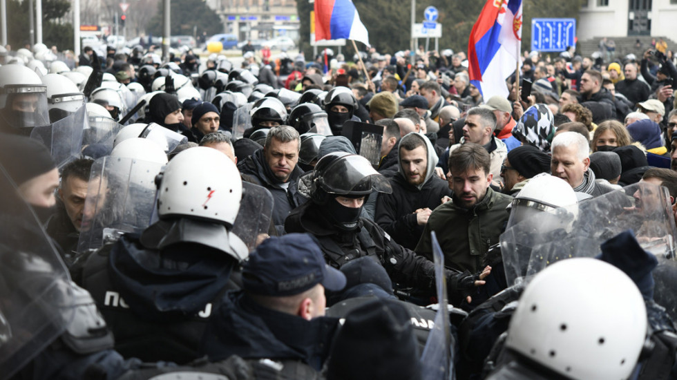 Zarko Micin is the new mayor of Novi Sad, citizens threw eggs and flour at the police