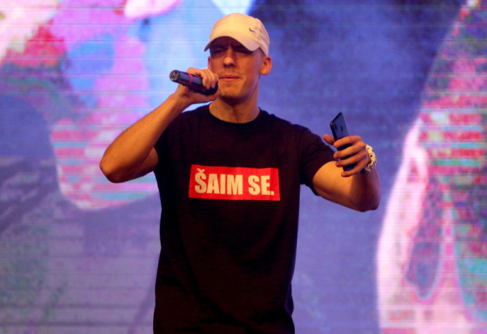 Izgoreo automobil influensera Bogdana Ilića u Beogradu na vodi