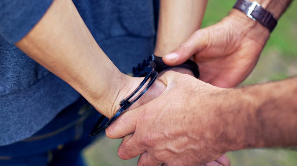 Uhapšen muškarac iz Beograda zbog pozivanja na nasilnu promenu ustavnog uređenja