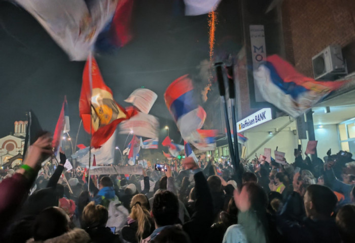 (FOTO) Svečani doček u 20 časova: Niš dočekuje studente iz cele Srbije koji stižu pešice i biciklima