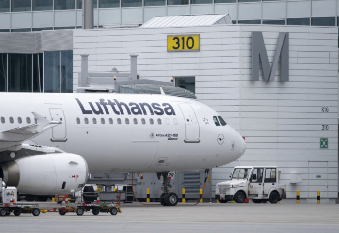 (FOTO) Štrajkovi na aerodromima u Hamburgu i Minhenu, otkazano 80 odsto letova