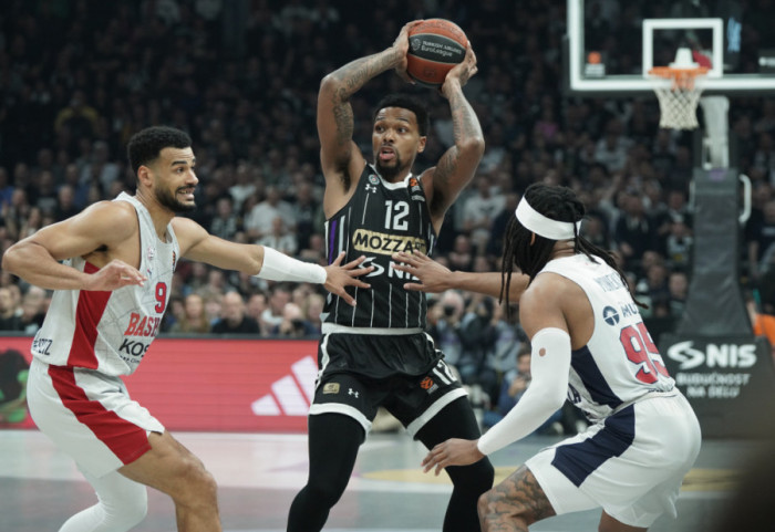 (FOTO) Partizan pobedio Baskoniju rezultatom 86:73 u 27. kolu Evrolige