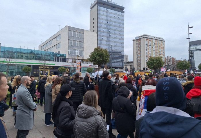 (FOTO/VIDEO) Protest "Studentski edikt": Glavni niški trg prepun ljudi, 15 minuta tišine za žrtve novosadske tragedije