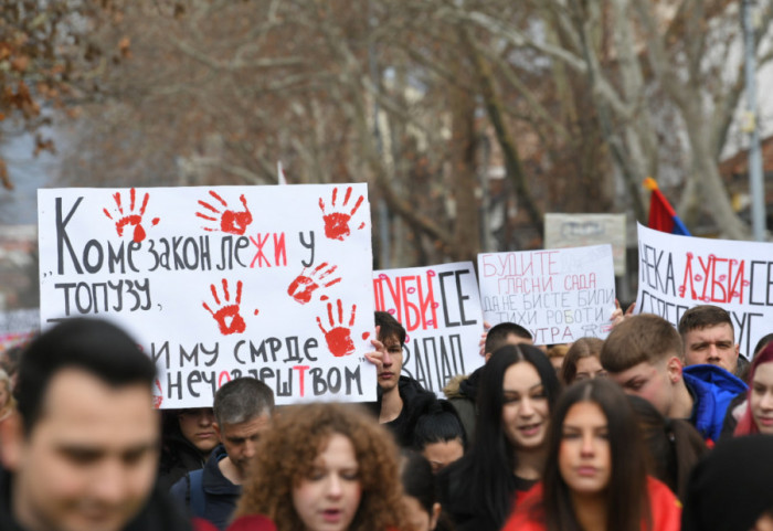 Advokatska komora Srbije: Nadležni organi i institucije moraju da zaštite učesnike protesta